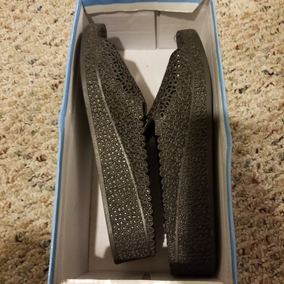 Names Floral Slides/Sandals Women's 9 - Picture 2 of 6